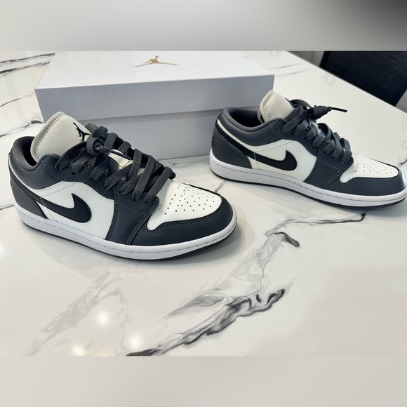 Nike Air Jordan 1 low women’s shoes sail/off noir-dark grey- white size 6.5 - Picture 1 of 13
